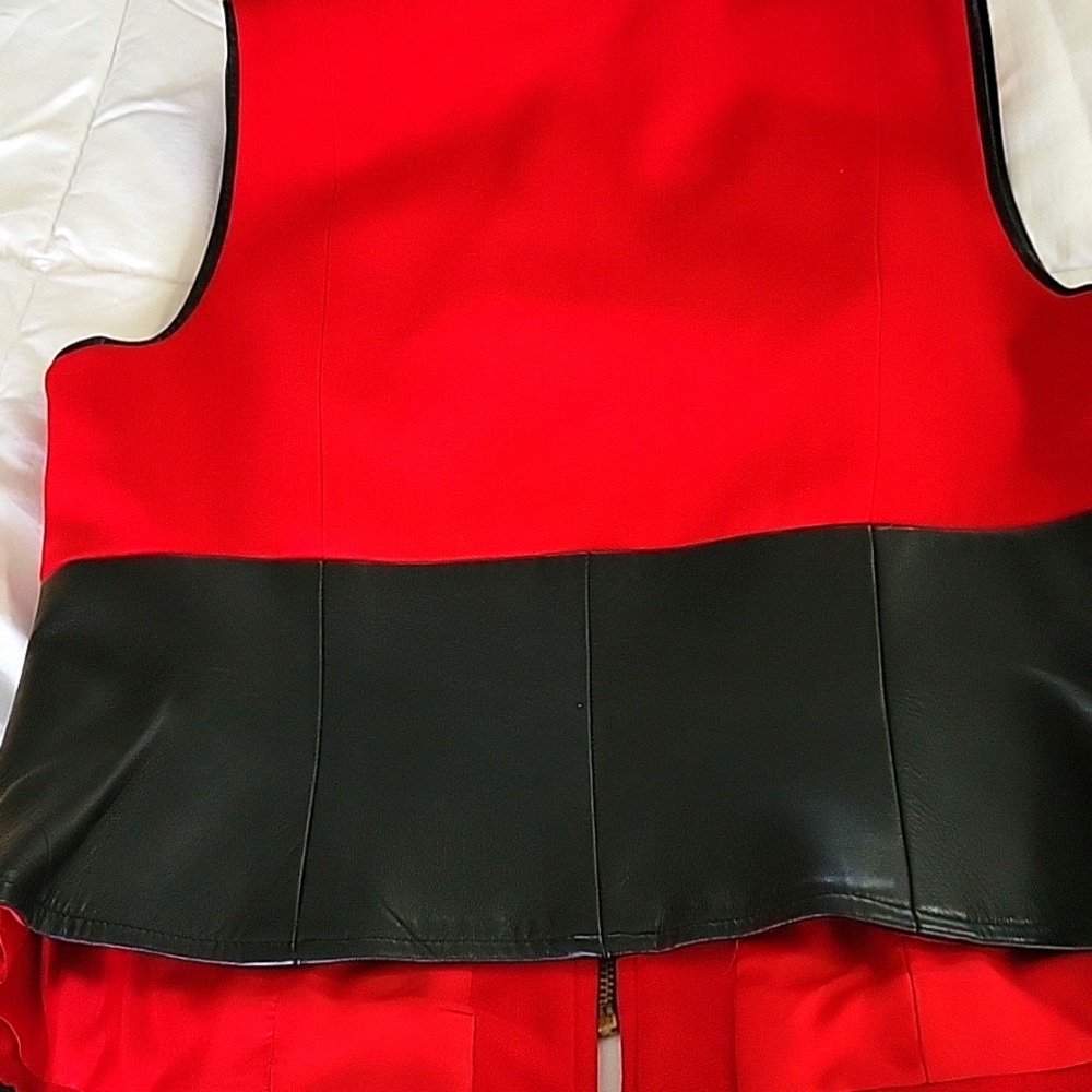RED AND BLACK LEATHER DETAILED VEST - Picture 4 of 6